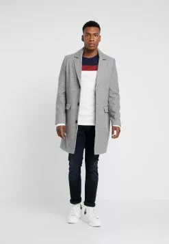 Pier One Longsleeve -Pier One Winkel 29e109eae189405994b919b5d531fb69