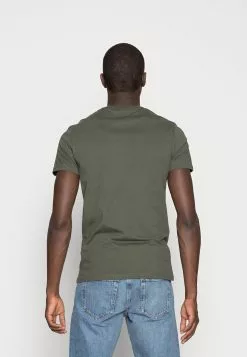 Pier One 3 PACK - T-shirt Basic 10 Pier One 3 PACK - T-shirt Basic -Pier One Winkel 302b28ae9cfb4ba48ebdbc5d108d4998