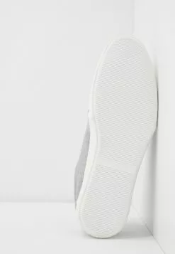 Pier One UNISEX - Sneakers Laag 10 Pier One UNISEX - Sneakers Laag -Pier One Winkel 7b1054096c0b4b588134c4dab326eb91