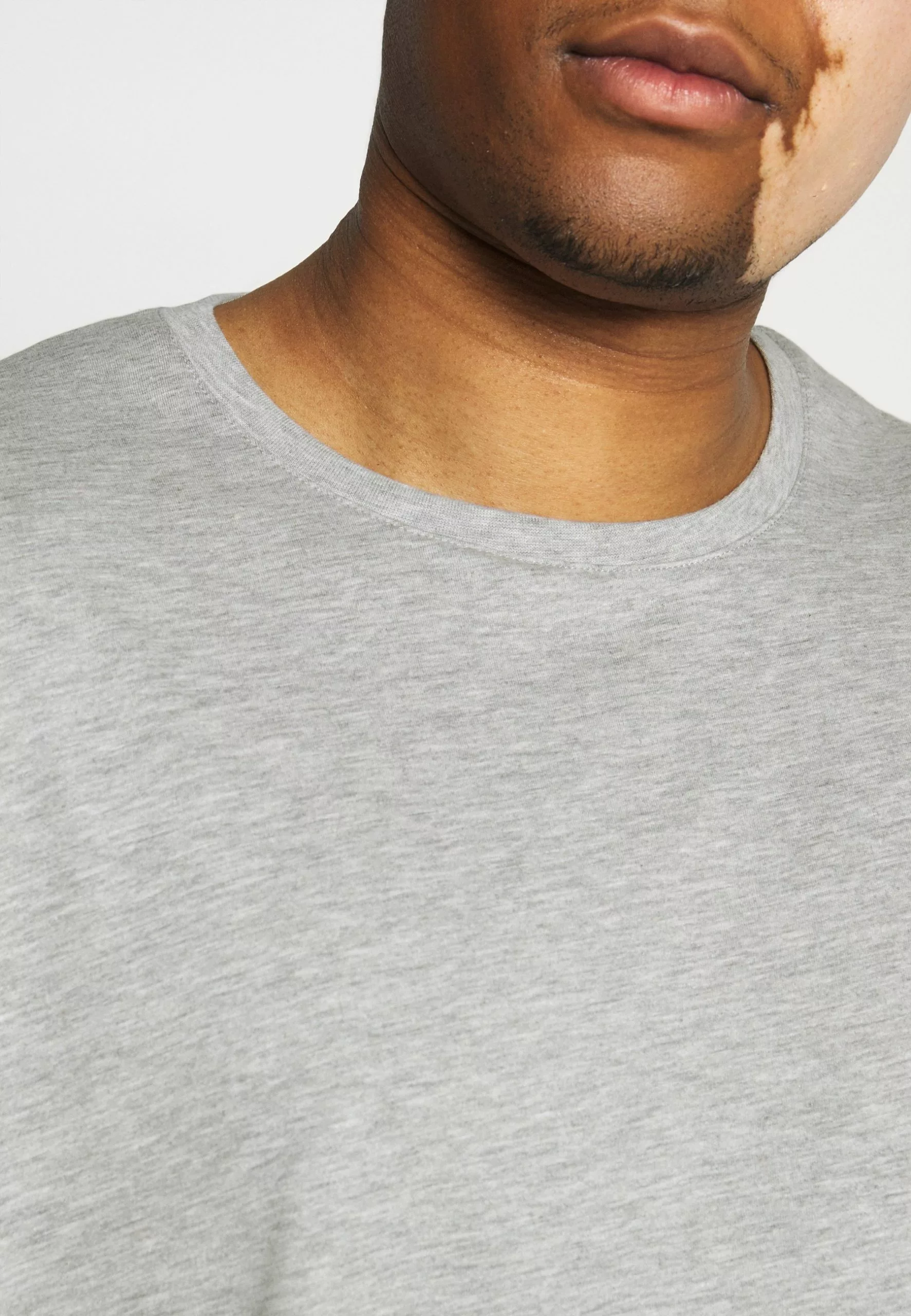 Pier One 5 PACK - T-shirt Basic 7 Pier One 5 PACK - T-shirt Basic - Afbeelding 5