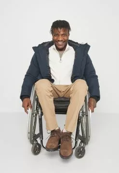 Pier One Vest -Pier One Winkel 90d97e053d224200bd224084b6e217cc