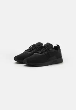 Pier One Sneakers Laag